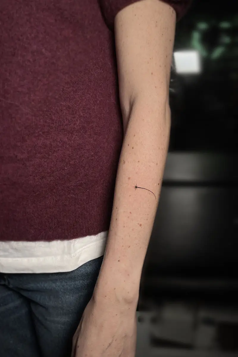 Tatuaje estilo fineline